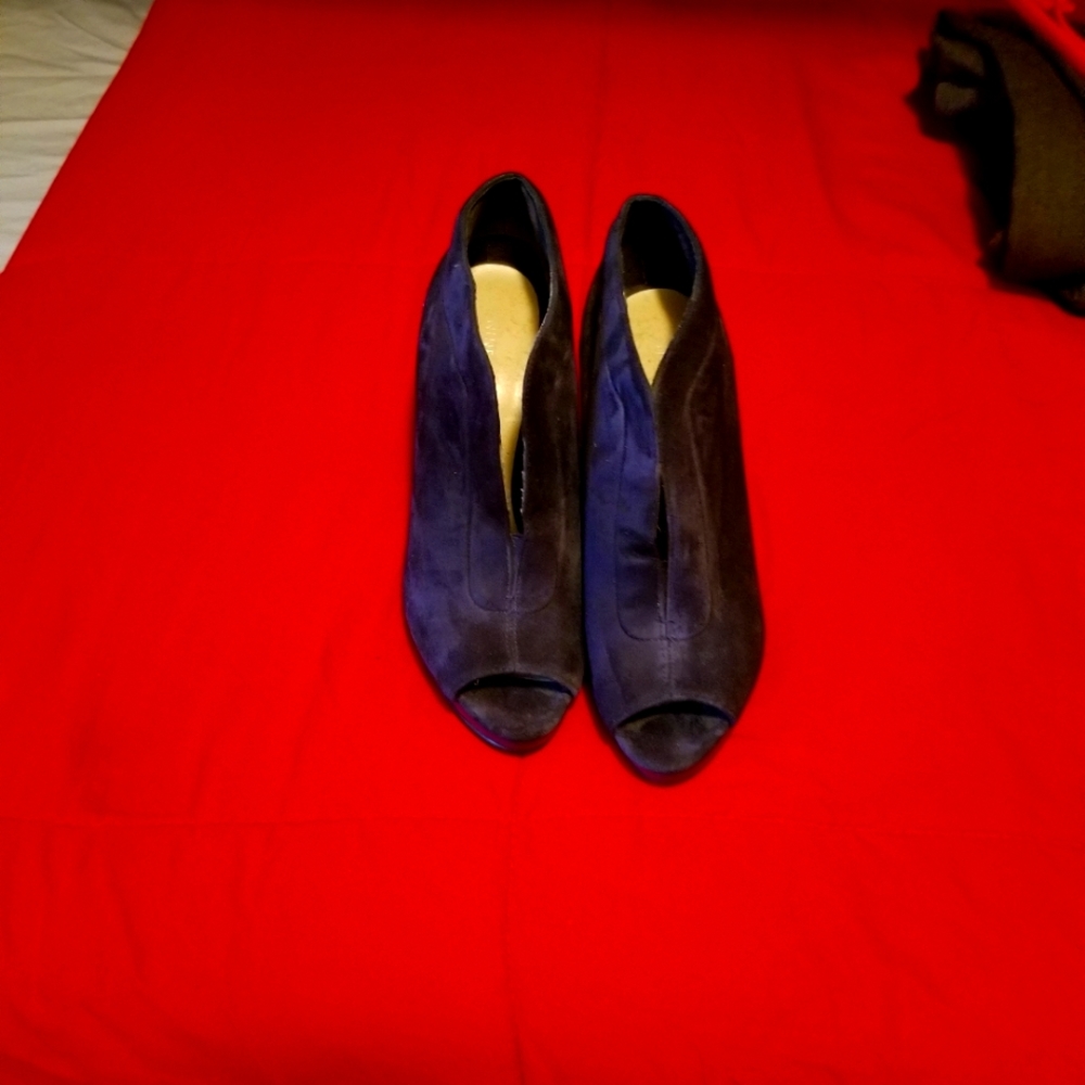 Spring sale!!! Nine West suede navy blue short boots